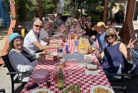 emeis maison bleue proches