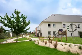 maison de retrait le clos de beauvaisis beauvais exterieur bf6t0148