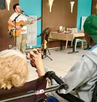 emeis jardins camille guitare