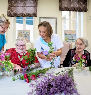 Cadre de vie convivial à la maison de retraite emeis de saint omer