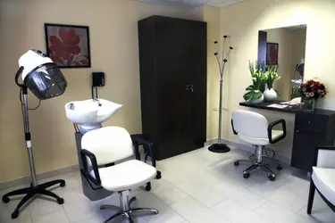 .maison de retraite les fables brasles salon de coiffure