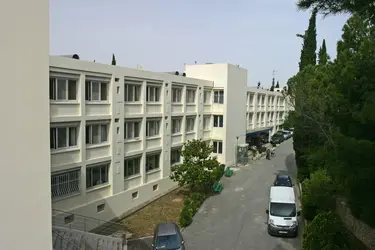 clinique les trois lucs marseille 02