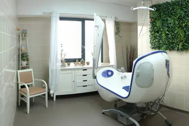 emeis-maison-de-retraite-bastide-des-oliviers-balneotherapie
