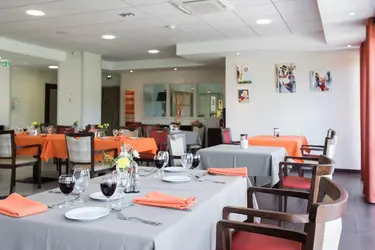 maison de retraite athena villeneuve de riviere restaurant