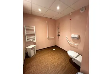 maison de retraite les jardins de camille salle de bain 1