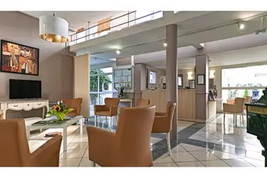 maison de retraite pommerol accueil lobby 0