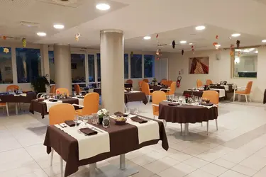 maison de retraite la camargue nimes salle a manger